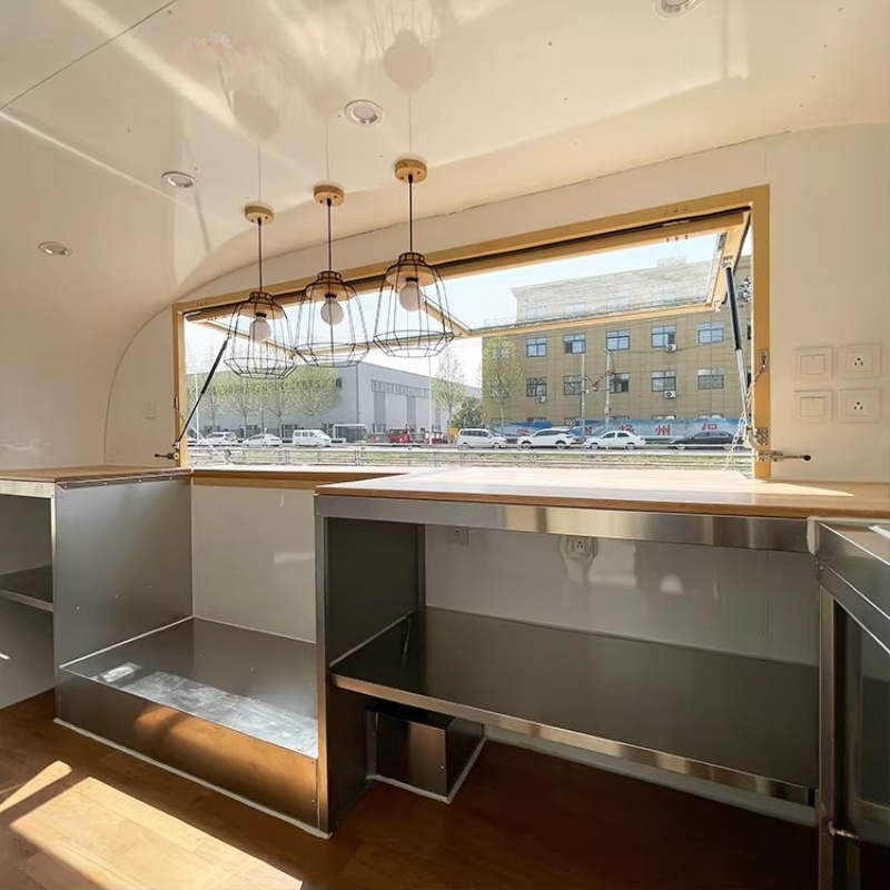 Coffee Equipment Service - Voll ausgestatteter mobiler Imbisswagen, praktischer Catering-